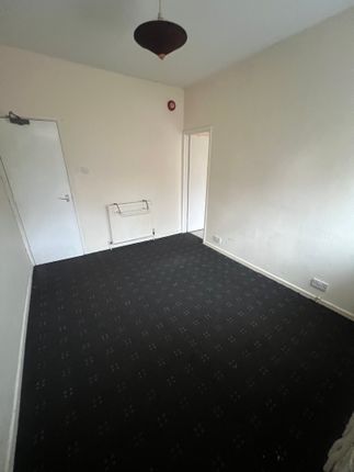 Thumbnail Flat to rent in Wellgate, Rotherham