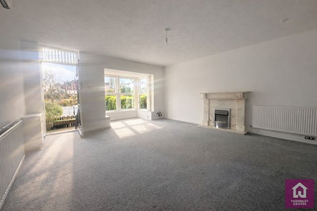19B,, The Groves, Cheshire photo 2