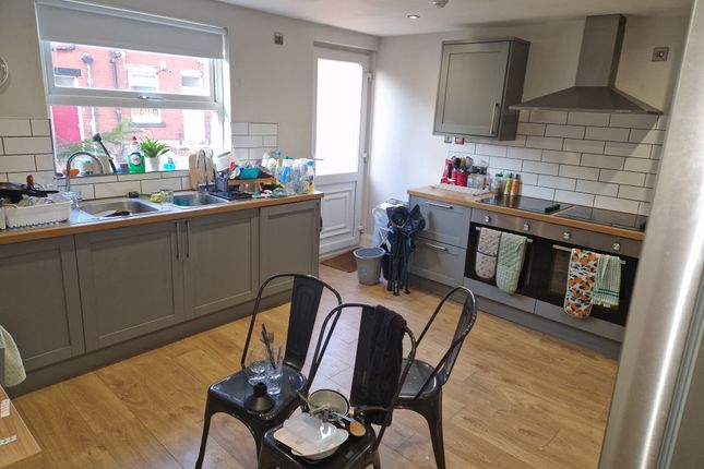 Terraced house to rent in Ash Road, Leeds, West Yorkshire