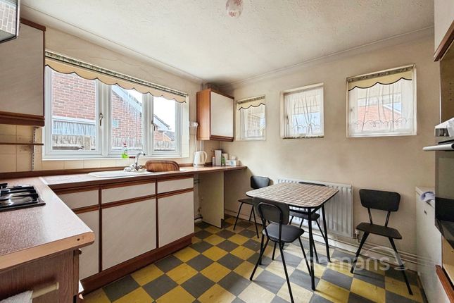 69, Hazel Road, Camberley photo 4