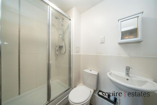 17 Handleys Court Selden Hill, Hemel Hempstead photo 3