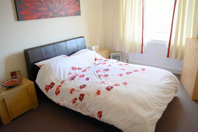 Flat for sale in Portholme Court, Portholme Drive, Selby