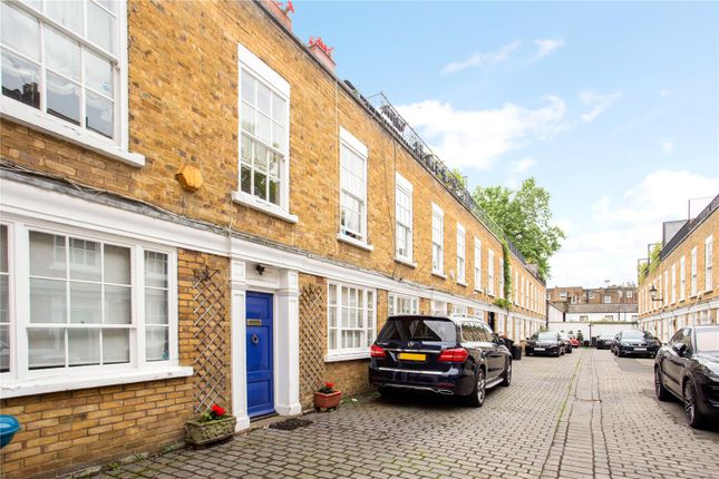3 bed mews house for sale in Kensington Park Mews, London W11