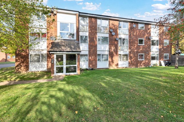 2-bed flat on 86 Burns Road, Royston, £190,000