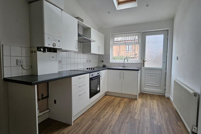 7, Pym Road, Mexborough photo 4