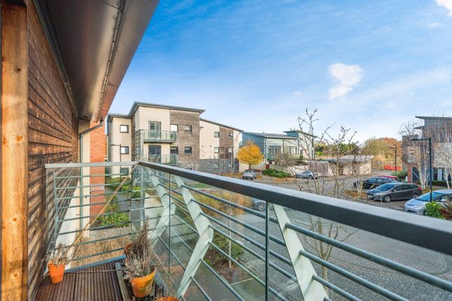 Flat for sale in Orpen Close, Swindon, Wiltshire
