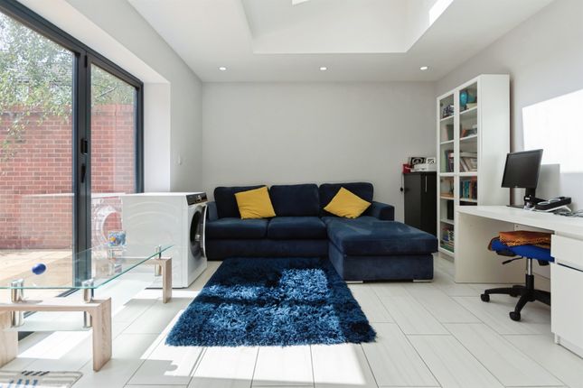 7, Brindley Avenue, Birmingham photo 3