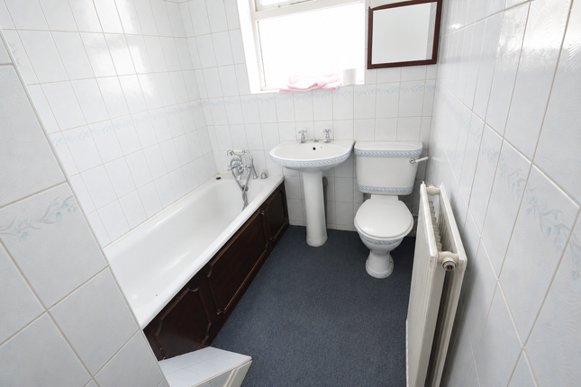 61, Droylsden Road, Audenshaw photo 4