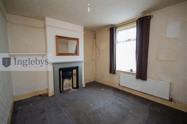 36, Foster Street, BROTTON photo 2