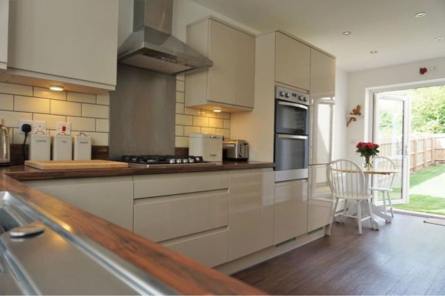 13, Spring Meadow, Witney photo 2