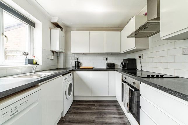 29 Wheelers Green Way, Thatcham, Thatcham photo 3