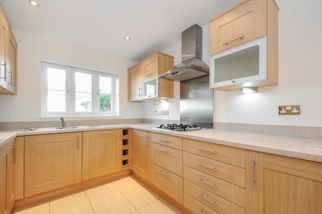20a, York Road, Surrey photo 3