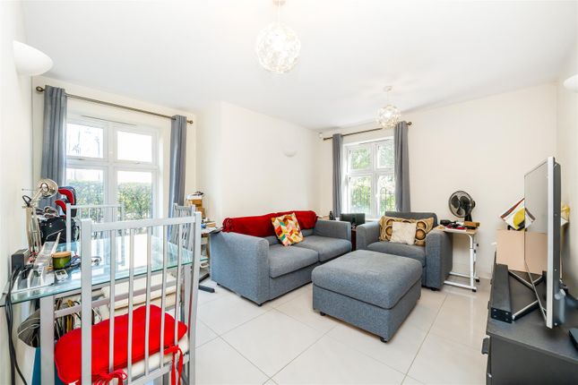 2, Domine Court, Ickenham photo 2