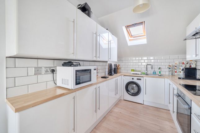 28, Nimbus House, Cheltenham photo 2