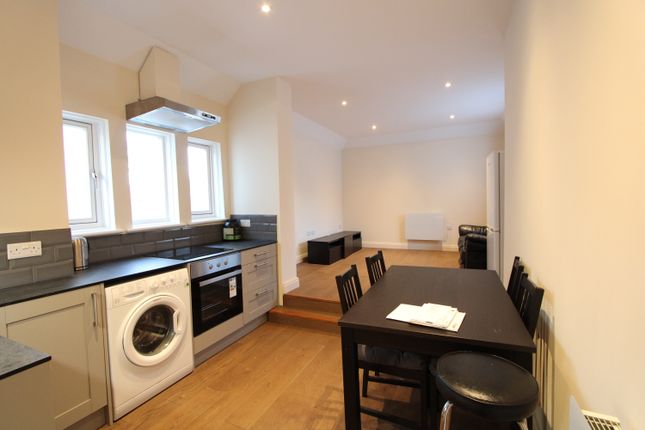 Thumbnail Flat to rent in Clifford Avenue, London