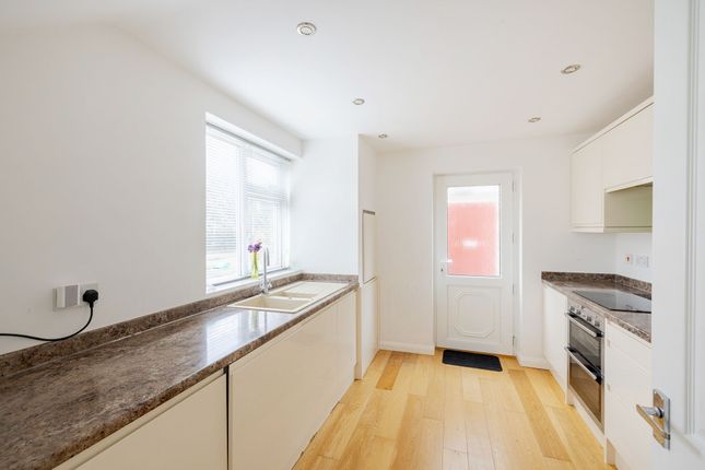 2 Julians Close, Sevenoaks photo 4