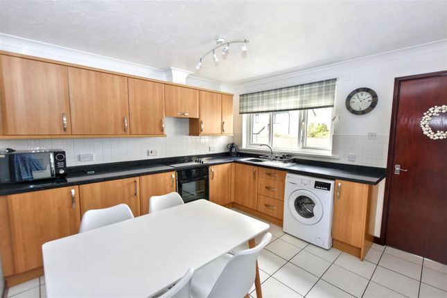 22, Carwynnen Close, Camborne photo 4