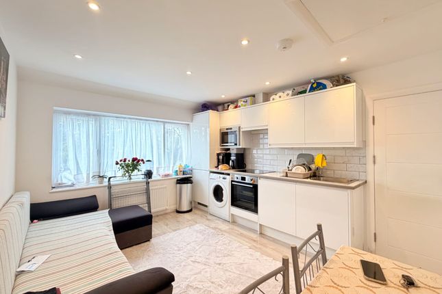 2, Vicarage Farm Road, Hounslow photo 2