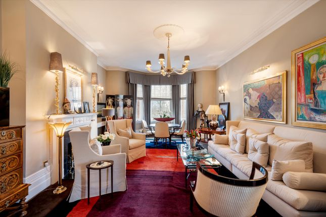 Flat for sale in Cheyne Walk, London