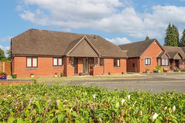 2-bed house on 8, Holioake Drive, Warwick, £315,000