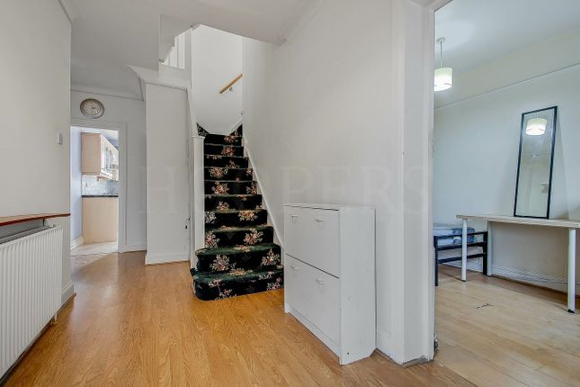 21, Kendal Road, London photo 2