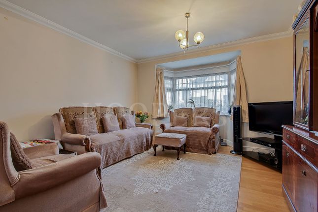 7, Lewis Crescent, London photo 4