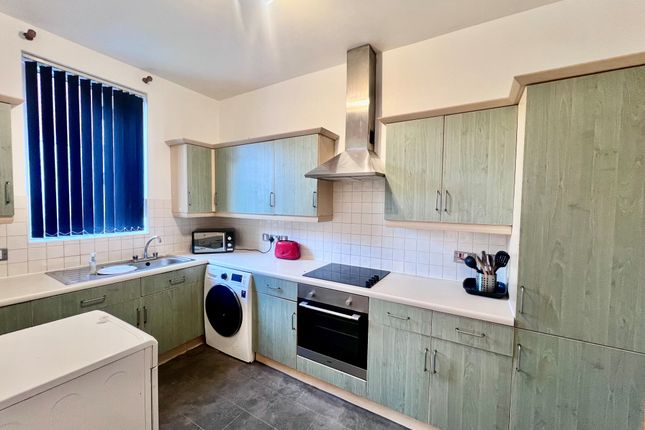 Flat 3, Manchester photo 4
