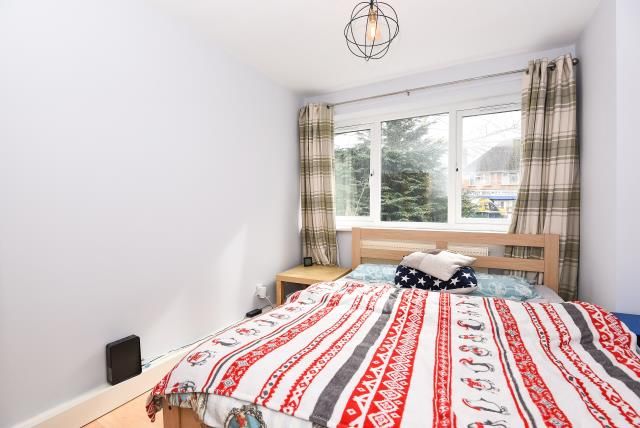 Flat A, 4, Salford Road, Oxford photo 3