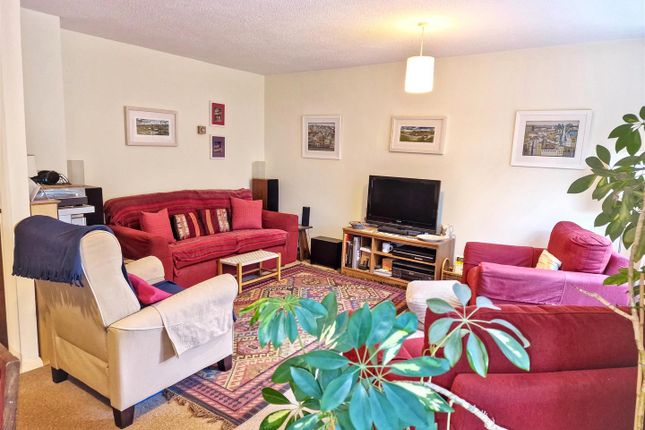 21, Windsor Close, Towcester photo 2