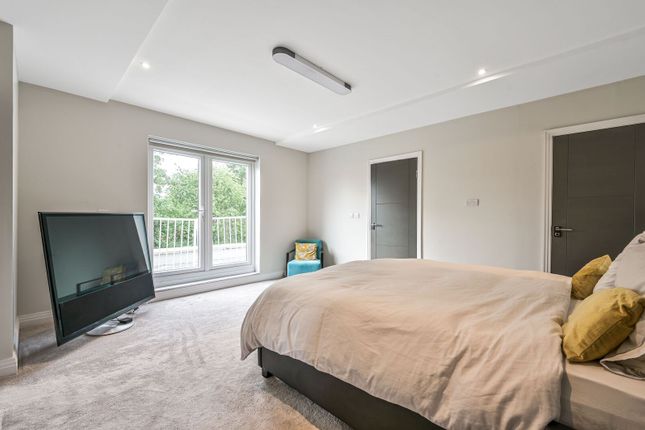 Talbot Crescent, Hendon photo 4