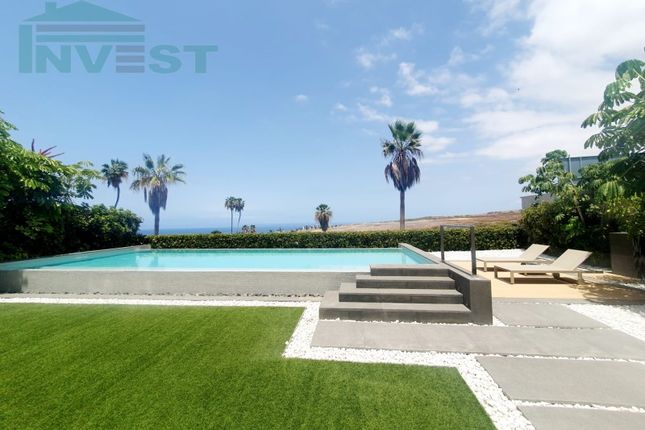 Villa for sale in Golf Costa Adeje, Adeje, Tenerife