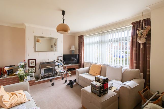 33, Byron Close, Chester-le-Street photo 2