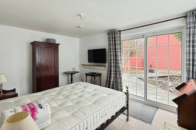 Room 5, 23-24, Alfred Street, Westbury photo 3
