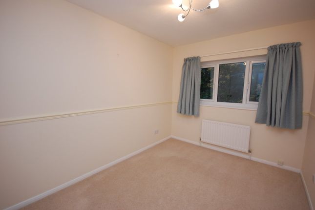17, Broad Ha'penny, FARNHAM photo 5