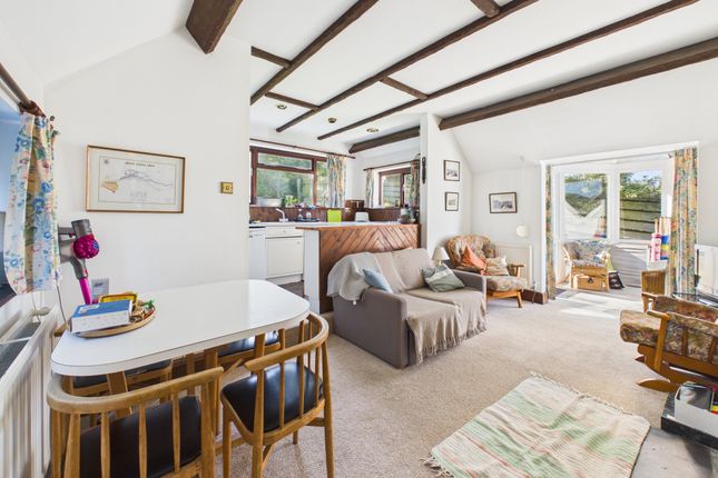 Flat 3, 7, Breakwater Road, Bude photo 3