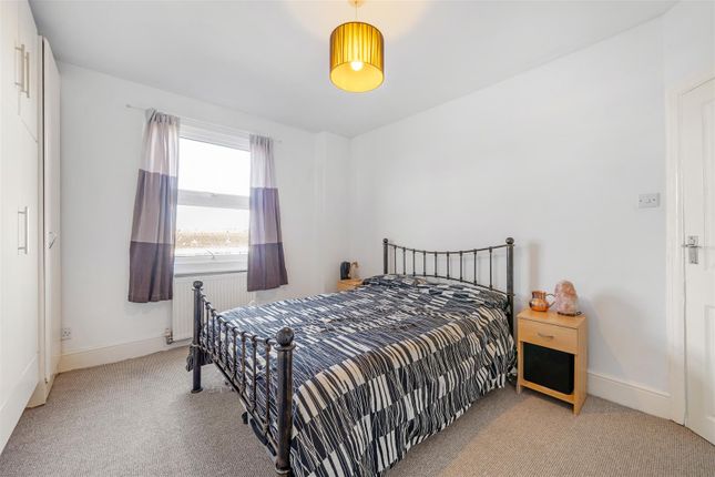 Flat for sale in Maple Road, Penge