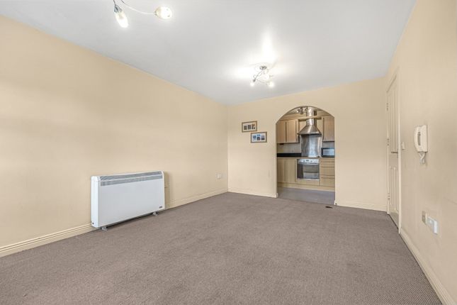 92,Flat 10, Park Street, Bridgend photo 5