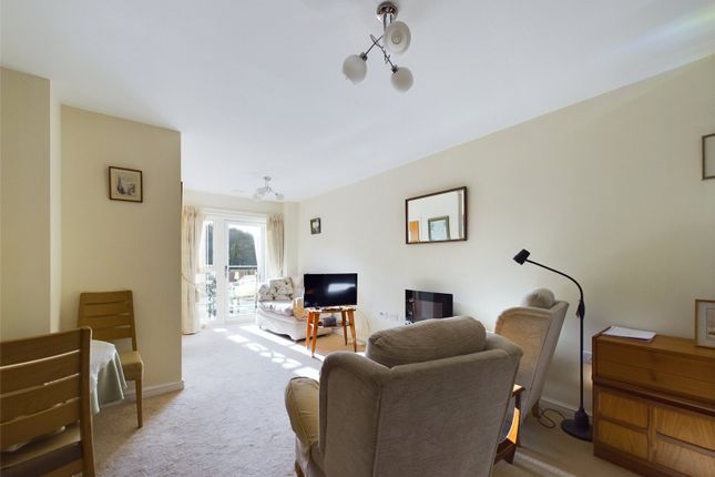 Flat for sale in Cainscross Road, Stroud, Gloucestershire