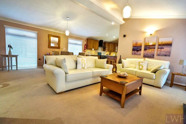 Lodge 2 - Y Noddfa Lodge Park, Pwllheli photo 2