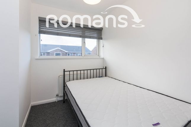 Room 4, 8 Dollis Pro