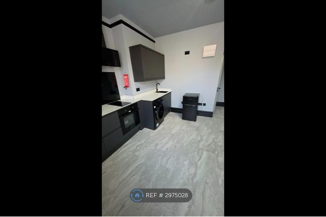Flat, Colwyn Road, Northampton photo 2