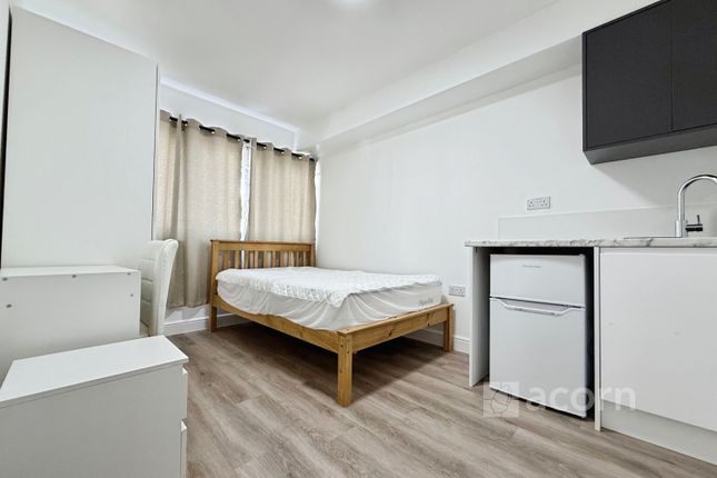Room 1, 7, Waid Close, Dartford photo 2
