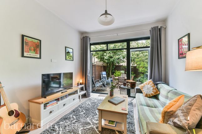 Flat to rent in Southwood Avenue, Highgate, London
