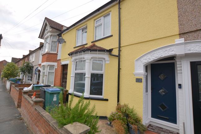 Thumbnail Terraced house for sale in Princes Avenue, Watford