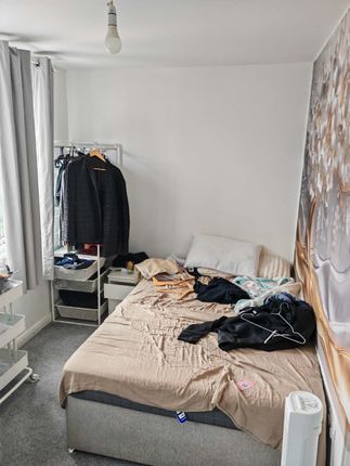 33, Bramwell Drive, Manchester photo 4