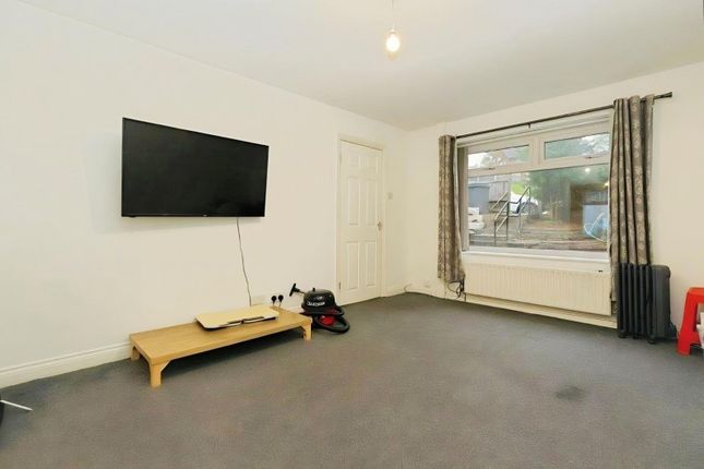 Raynville Road, Leeds photo 4