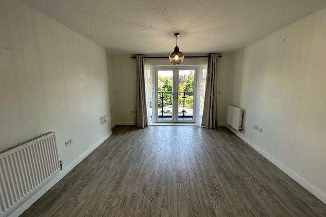 Flat to rent in Sterling Square, Broad Lane, Bracknell, Berkshire