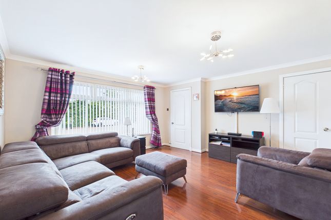 57, Cloverleaf Path, West Dunbartonshire photo 3