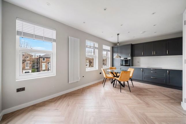 Flat for sale in Fordwych Road, West Hampstead, London