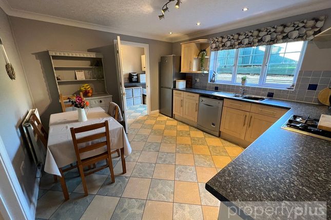 22, Swn Y Nant, Rhondda Cynon Taff photo 3